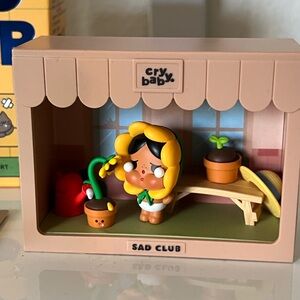 Pop Mart Crybaby Scene Set Withering Flower